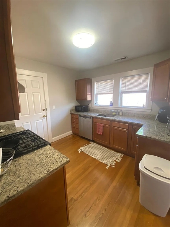1 bed, 1 bath apartment for rent at 649 Washington St Unit 7, Oak Square — photo 3 of 8