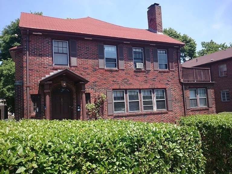 1 bed, 1 bath apartment for rent at 649 Washington St Unit 7, Oak Square