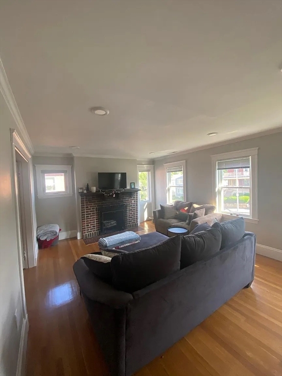 1 bed, 1 bath apartment for rent at 649 Washington St Unit 7, Oak Square — photo 5 of 8