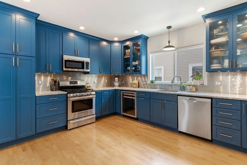 3 bed, 1 bath apartment for rent at 65 2nd St, Medford — photo 2 of 33