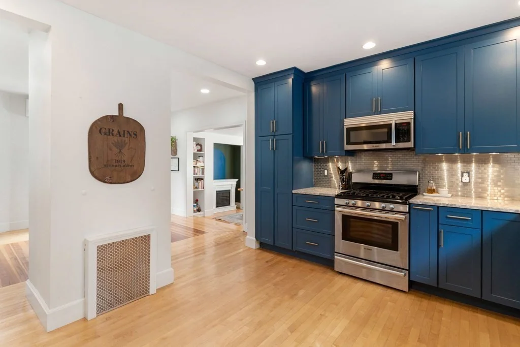 3 bed, 1 bath apartment for rent at 65 2nd St, Medford — photo 3 of 33