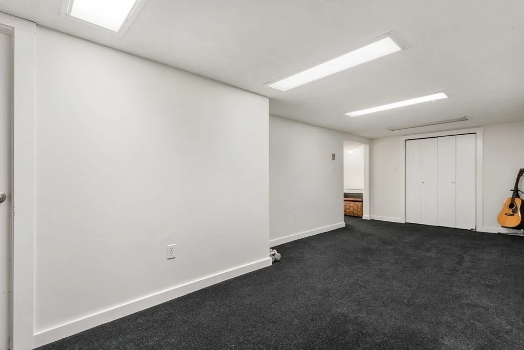 3 bed, 1 bath apartment for rent at 65 2nd St, Medford — photo 22 of 33