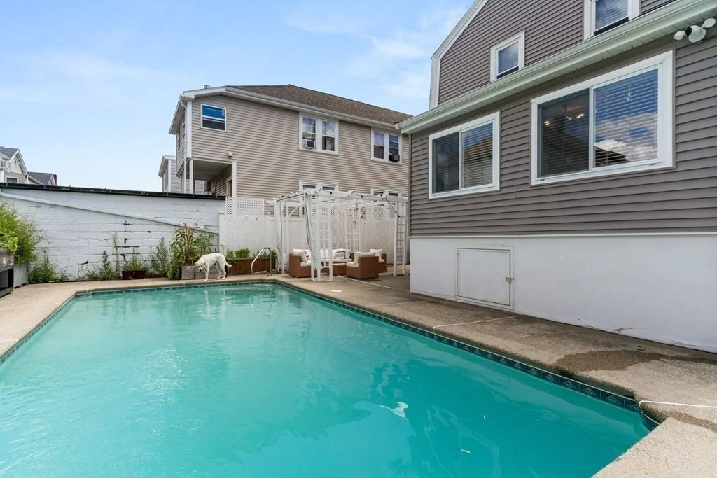 3 bed, 1 bath apartment for rent at 65 2nd St, Medford — photo 25 of 33