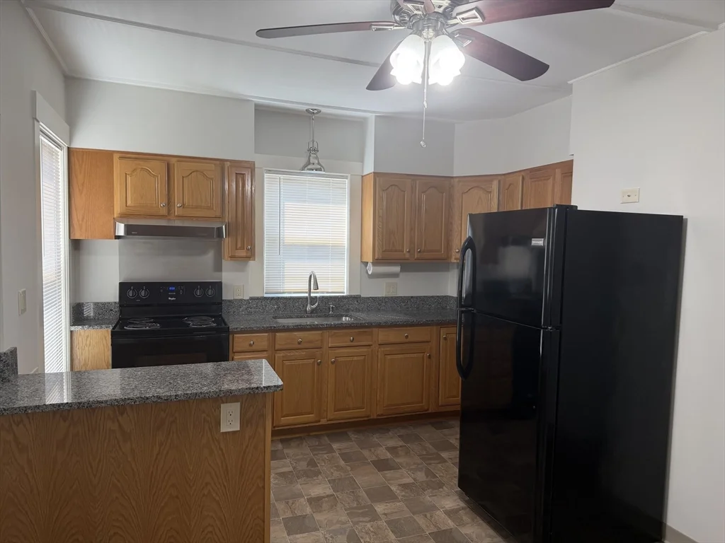 2 bed, 1 bath apartment for rent at 65-67 Bradford Ave Unit 2, Haverhill — photo 4 of 16