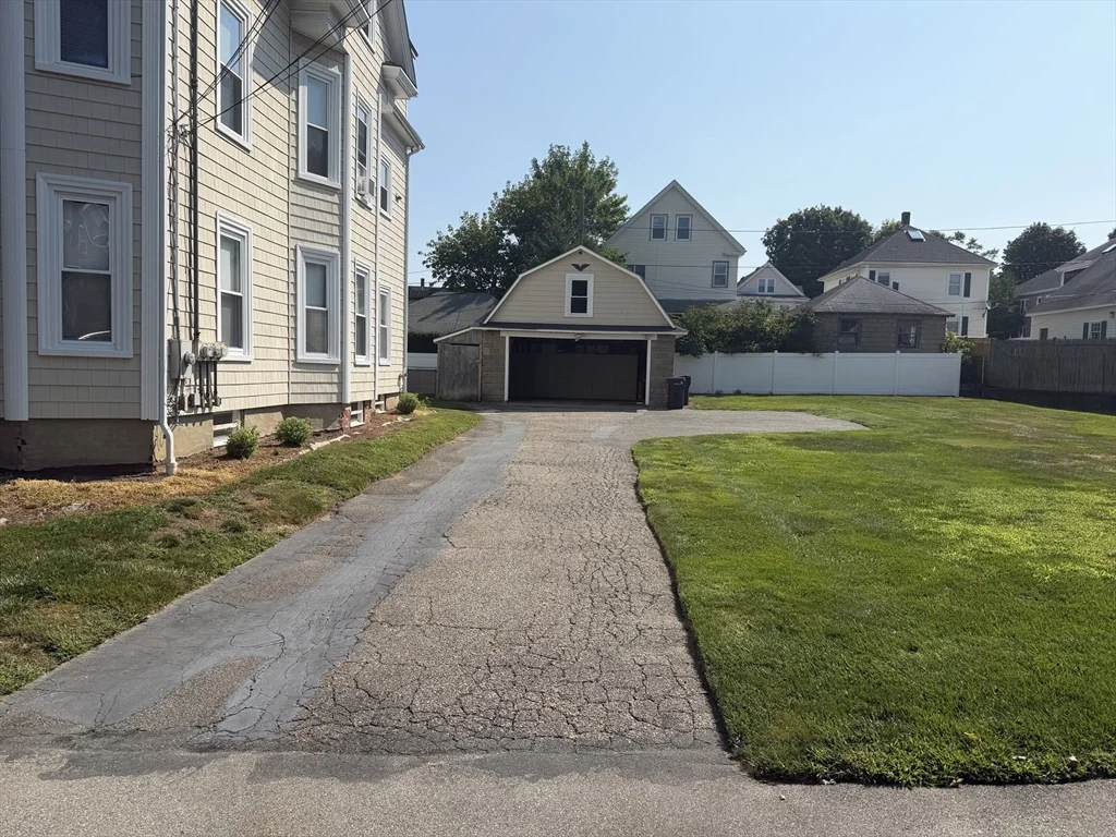2 bed, 1 bath apartment for rent at 65-67 Bradford Ave Unit 2, Haverhill — photo 2 of 16