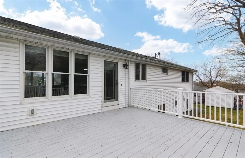 3 bed, 1 bath apartment for rent at 65-67 Goldcliff Rd Unit 1, Malden — photo 8 of 12