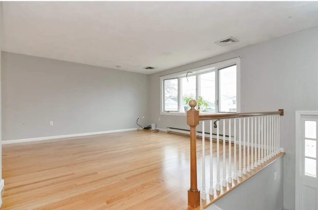 3 bed, 1 bath apartment for rent at 65-67 Goldcliff Rd Unit 1, Malden — photo 4 of 12
