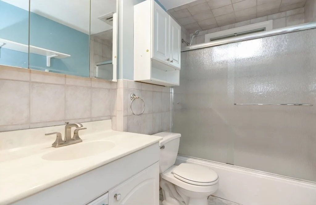 3 bed, 1 bath apartment for rent at 65-67 Goldcliff Rd Unit 1, Malden — photo 10 of 12