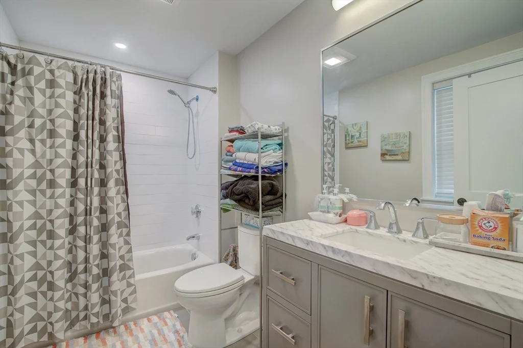 3 bed, 2 bath apartment for rent at 65 Beach St Unit 2, Malden — photo 5 of 14