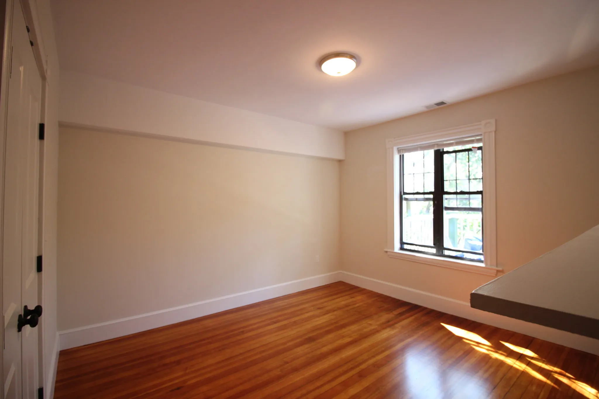 5 bed, 2.5 bath apartment for rent at 65 Beech Glen St Unit 2, Roxbury — photo 6 of 13