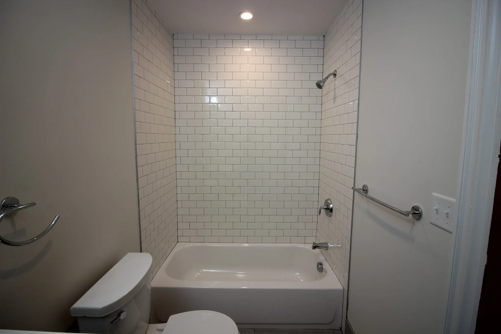 5 bed, 2.5 bath apartment for rent at 65 Beech Glen St Unit 2q, Roxbury — photo 12 of 14