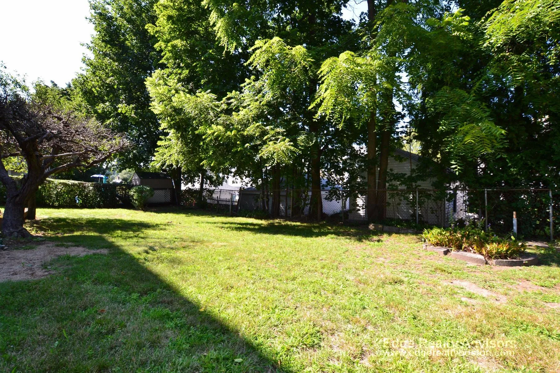 3 bed, 1 bath apartment for rent at 65 Bennett St Unit 1, Oak Square — photo 11 of 13