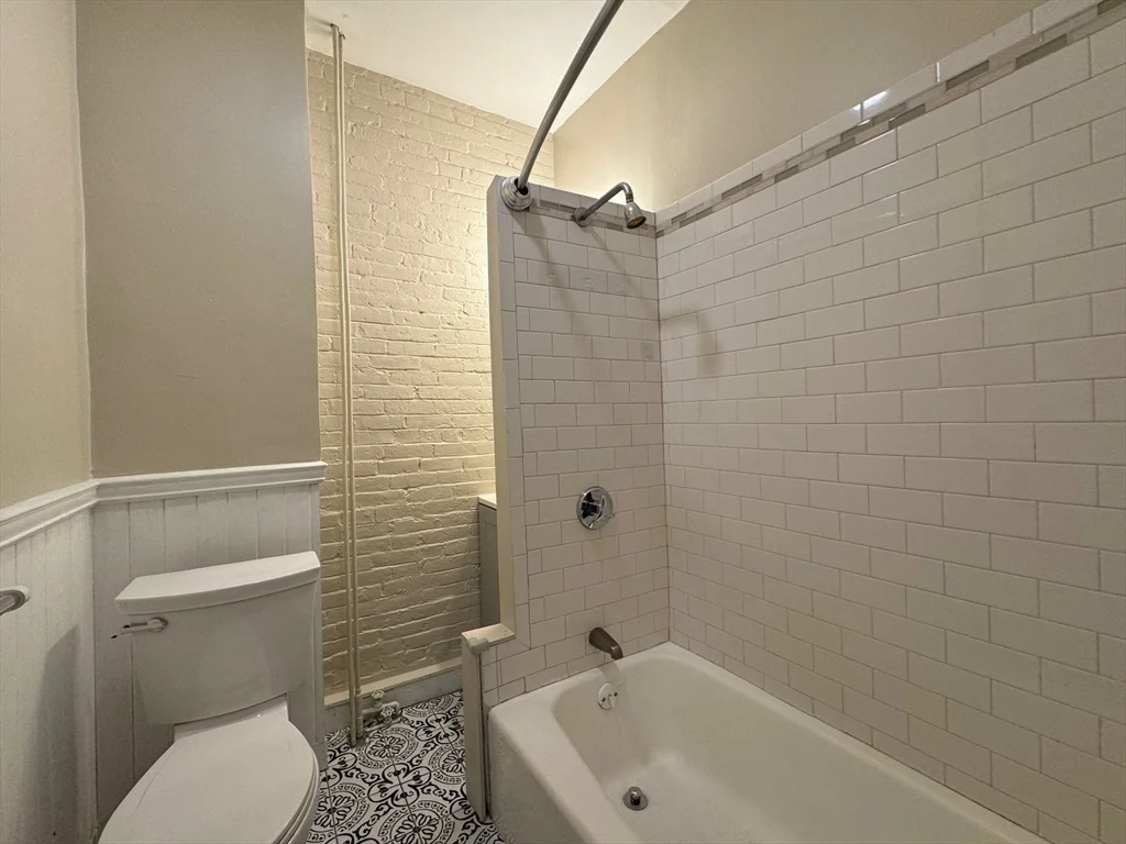 2 bed, 1 bath apartment for rent at 65 Boston St Unit 3R, Salem — photo 8 of 14