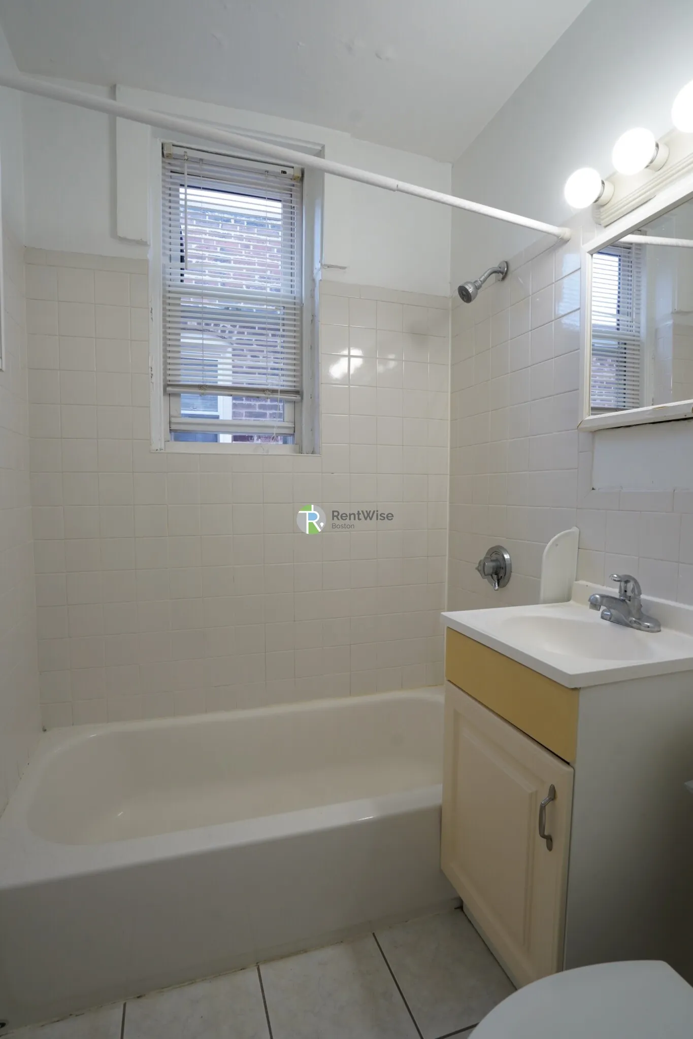 1 bed, 1 bath apartment for rent at 65 Brighton Ave Unit 6, Allston — photo 14 of 17