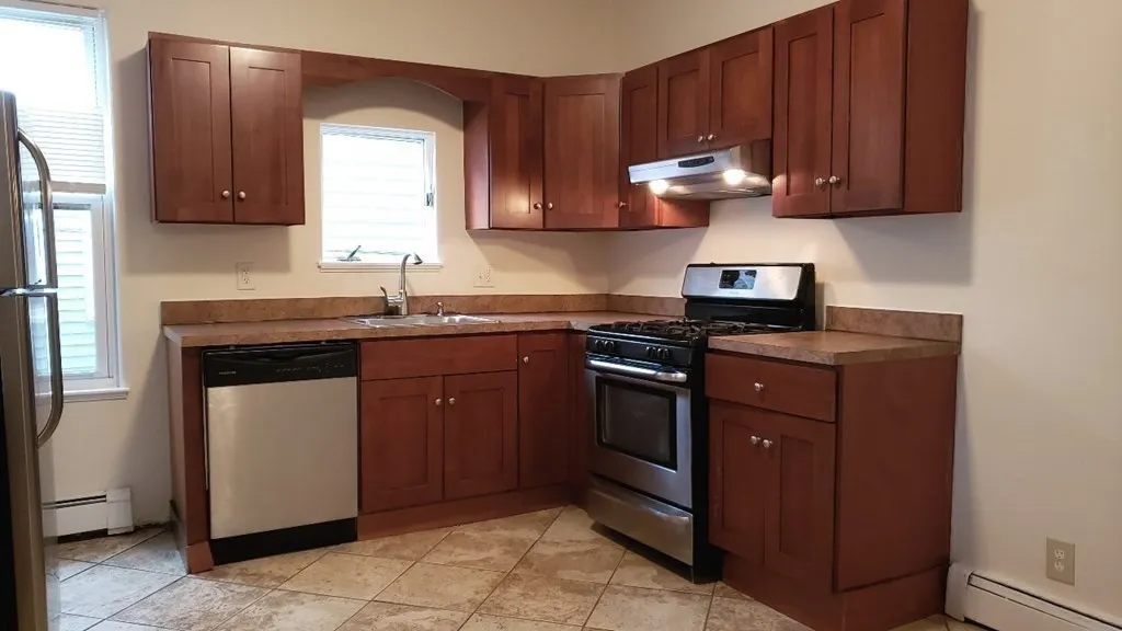 3 bed, 1 bath apartment for rent at 65 Brookline St Unit 3, Central Square — photo 7 of 20