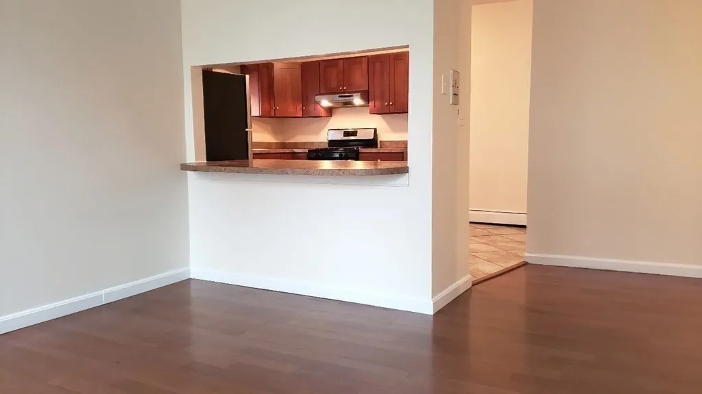3 bed, 1 bath apartment for rent at 65 Brookline St Unit 3, Central Square — photo 3 of 20