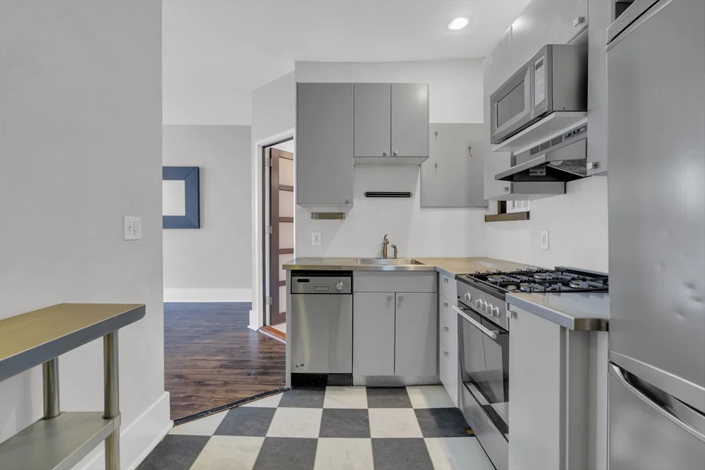 1 bed, 1 bath apartment for rent at 65 Burbank St Unit 14, Fenway — photo 6 of 12