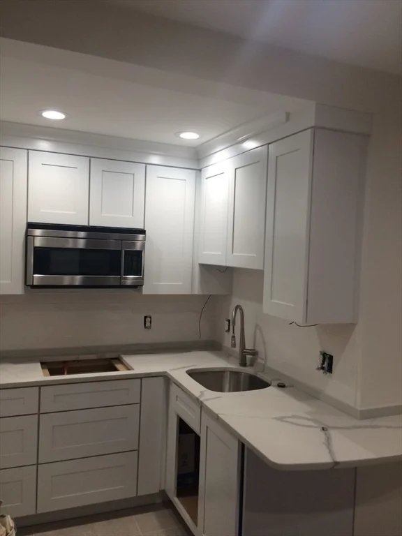 Studio bed, 1 bath apartment for rent at 65 Burbank St Unit 9, Fenway — photo 5 of 10