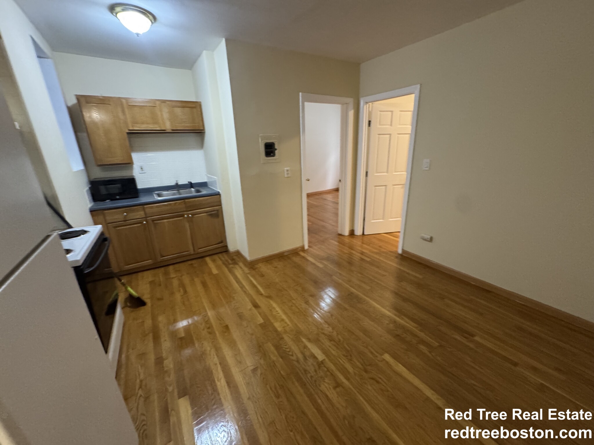 1 bed, 1 bath apartment for rent at 65 Burbank Unit 3, Fenway — photo 3 of 14