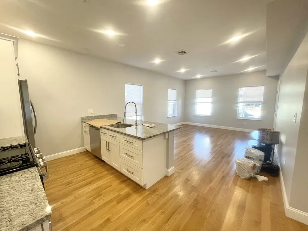 3 bed, 2 bath apartment for rent at 65 Burrell St Unit 2, Boston — photo 4 of 15