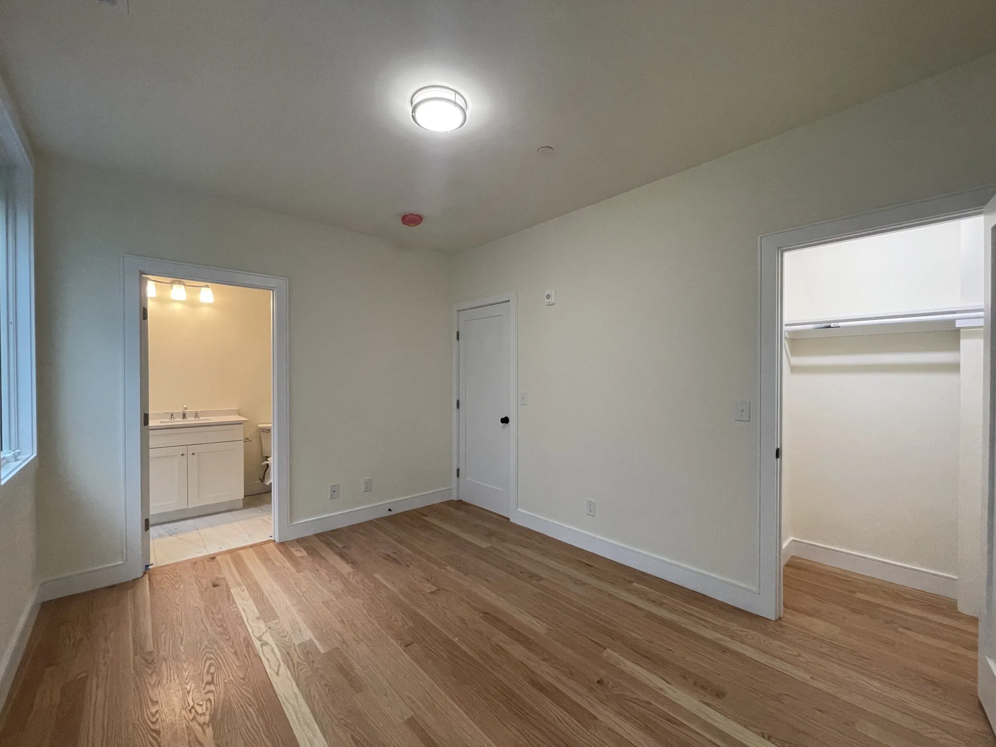 3 bed, 2.5 bath apartment for rent at 65 Cameron St Unit 4, Boylston Street — photo 5 of 13