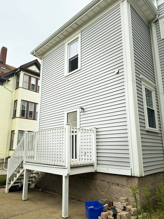 2 bed, 1 bath apartment for rent at 65 Chestnut St Unit 1, New Bedford — photo 4 of 21