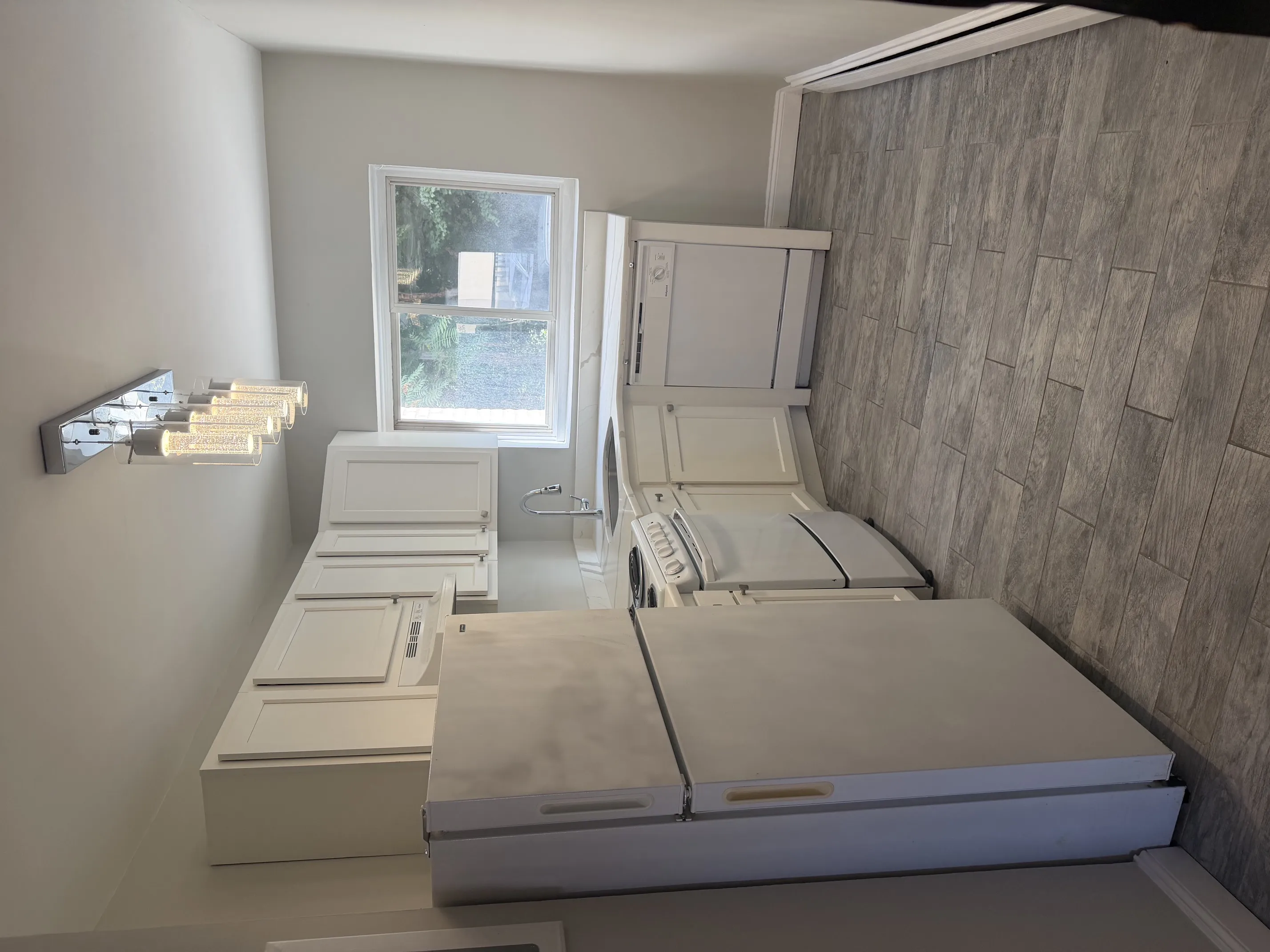 2 bed, 1 bath apartment for rent at 65 Chiswick Rd Unit 3, Brighton
