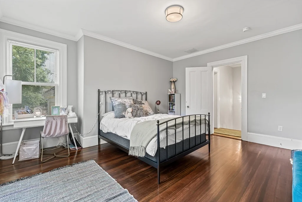 5 bed, 3 bath apartment for rent at 65 Church St, Winchester — photo 23 of 42