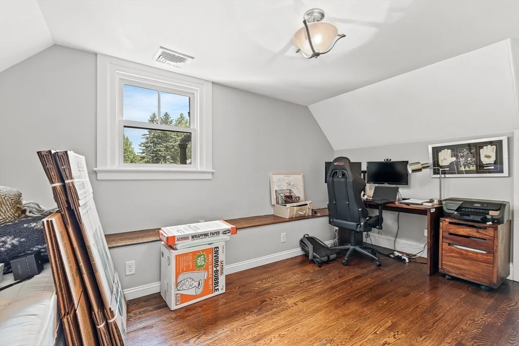 5 bed, 3 bath apartment for rent at 65 Church St, Winchester — photo 32 of 42