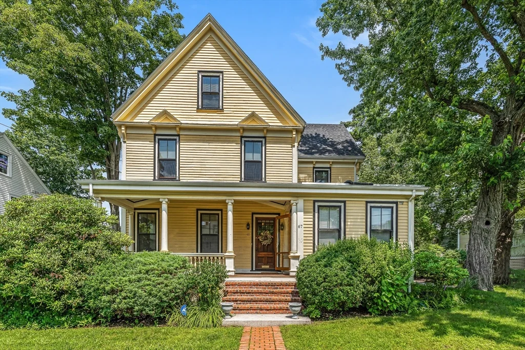 5 bed, 3 bath apartment for rent at 65 Church St, Winchester