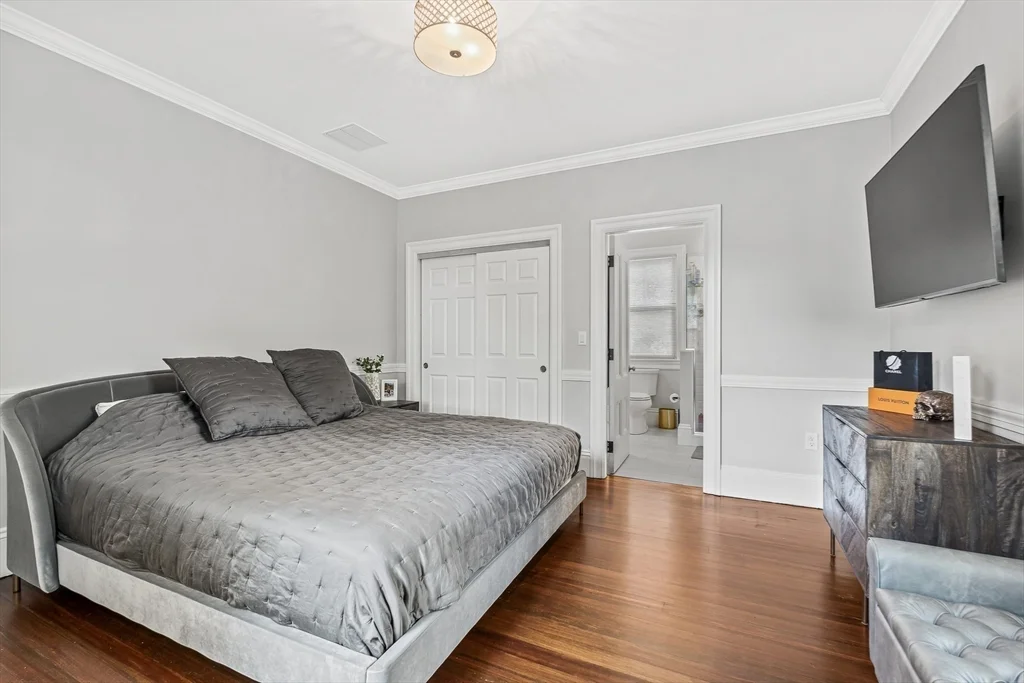 5 bed, 3 bath apartment for rent at 65 Church St, Winchester — photo 31 of 42