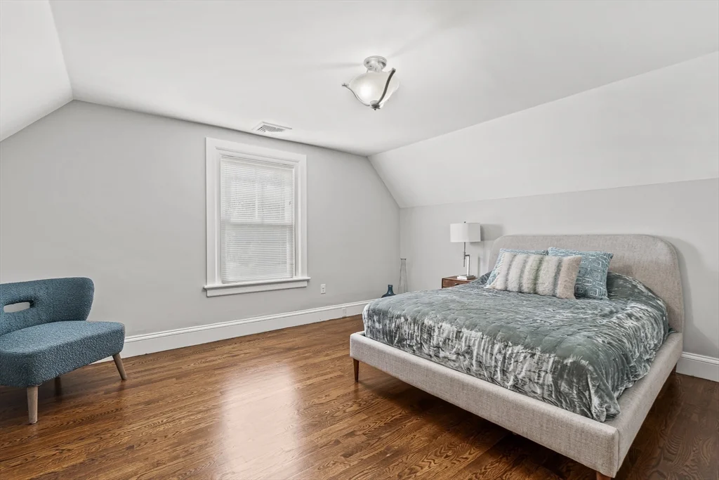 5 bed, 3 bath apartment for rent at 65 Church St, Winchester — photo 34 of 42