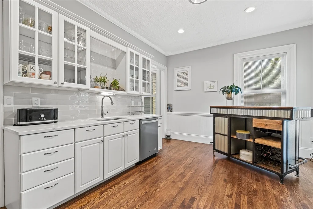5 bed, 3 bath apartment for rent at 65 Church St, Winchester — photo 14 of 42