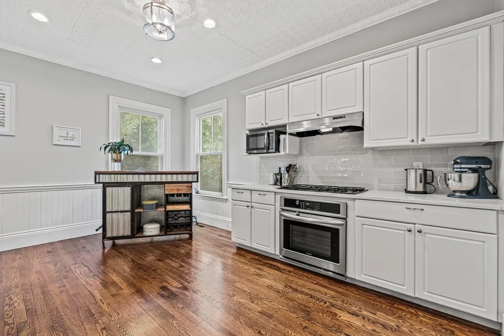 5 bed, 3 bath apartment for rent at 65 Church St, Winchester — photo 12 of 42