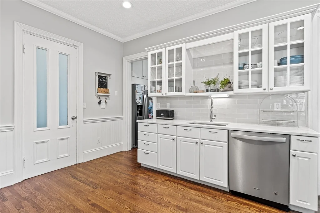 5 bed, 3 bath apartment for rent at 65 Church St, Winchester — photo 16 of 42
