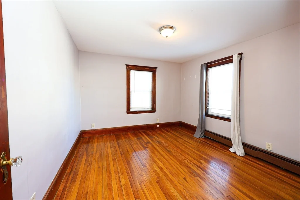 3 bed, 1 bath apartment for rent at 65 Clifford St Unit 1, Hyde Park — photo 14 of 20