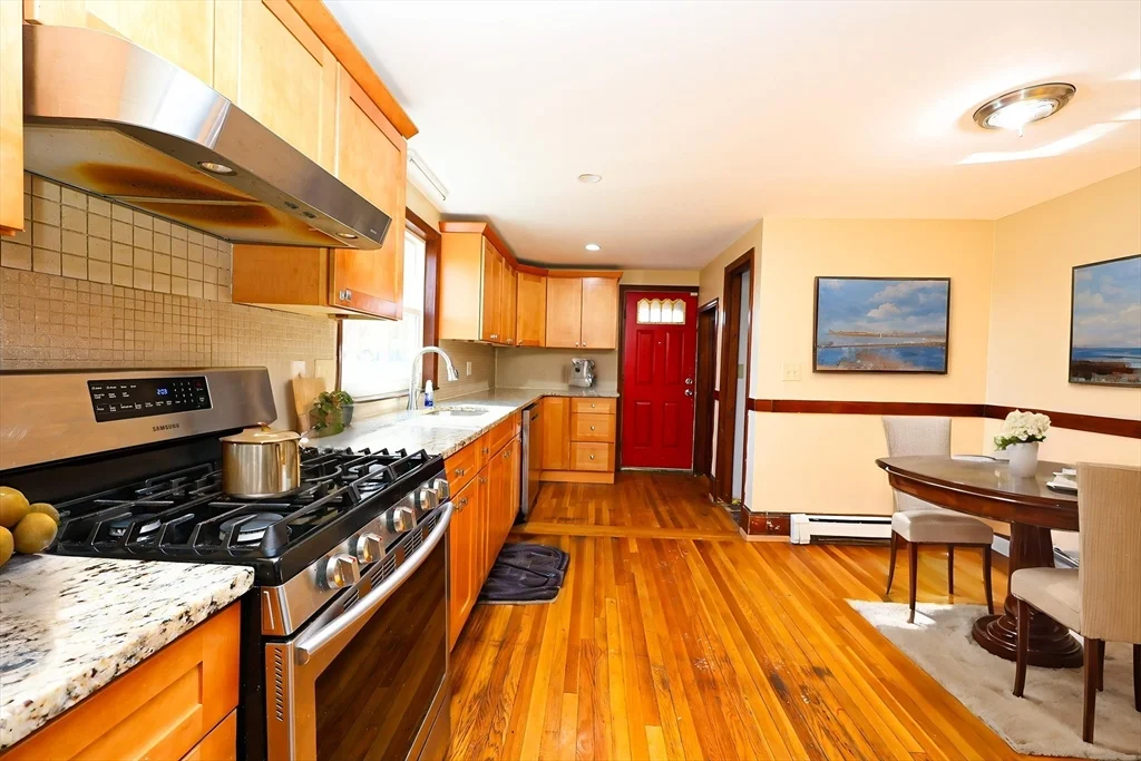 3 bed, 1 bath apartment for rent at 65 Clifford St Unit 1, Hyde Park — photo 1 of 20