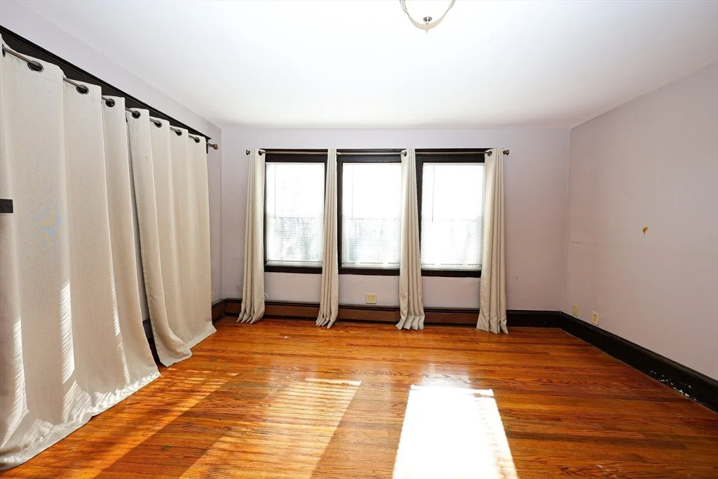 3 bed, 1 bath apartment for rent at 65 Clifford St Unit 1, Hyde Park — photo 11 of 20