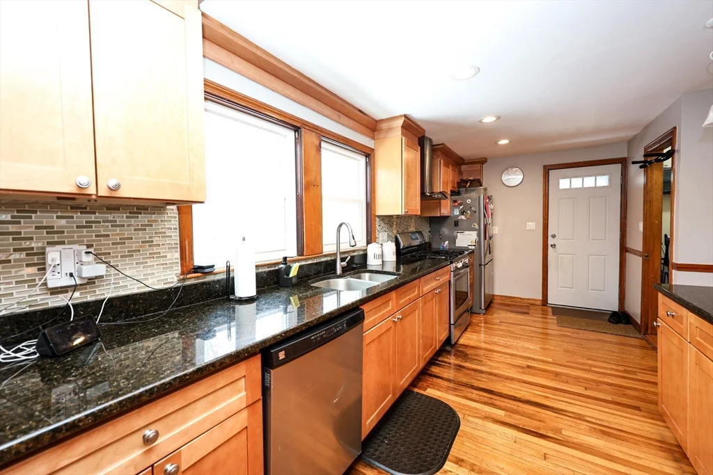 2 bed, 1 bath apartment for rent at 65 Clifford St Unit 2, Hyde Park — photo 18 of 22