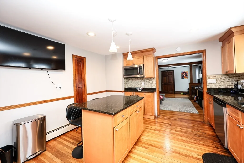 2 bed, 1 bath apartment for rent at 65 Clifford St Unit 2, Hyde Park — photo 1 of 22