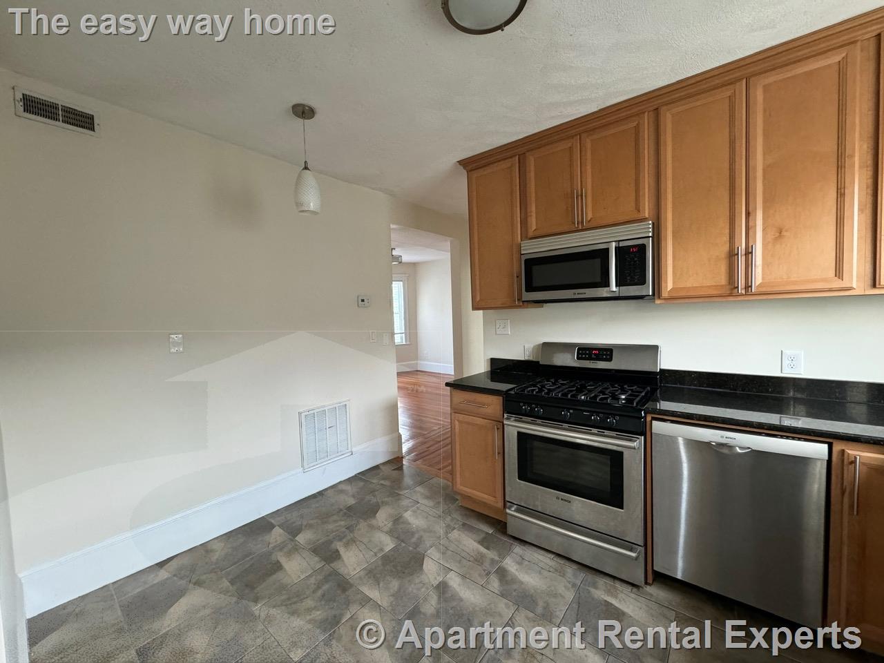 3 bed, 2 bath apartment for rent at 65 Conwell Ave Unit 3, Teele Square — photo 3 of 18
