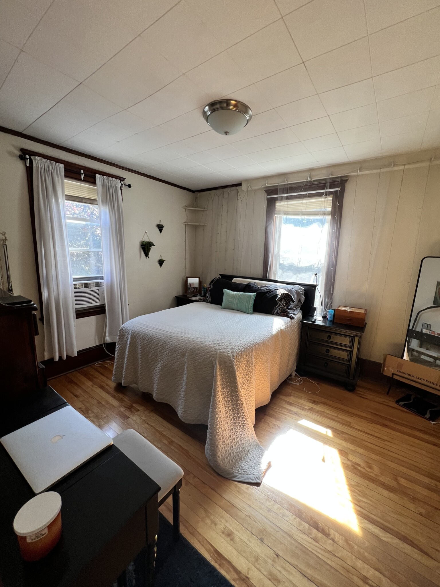 3 bed, 1 bath apartment for rent at 65 Craigie St Unit 2, Spring Hill — photo 3 of 11