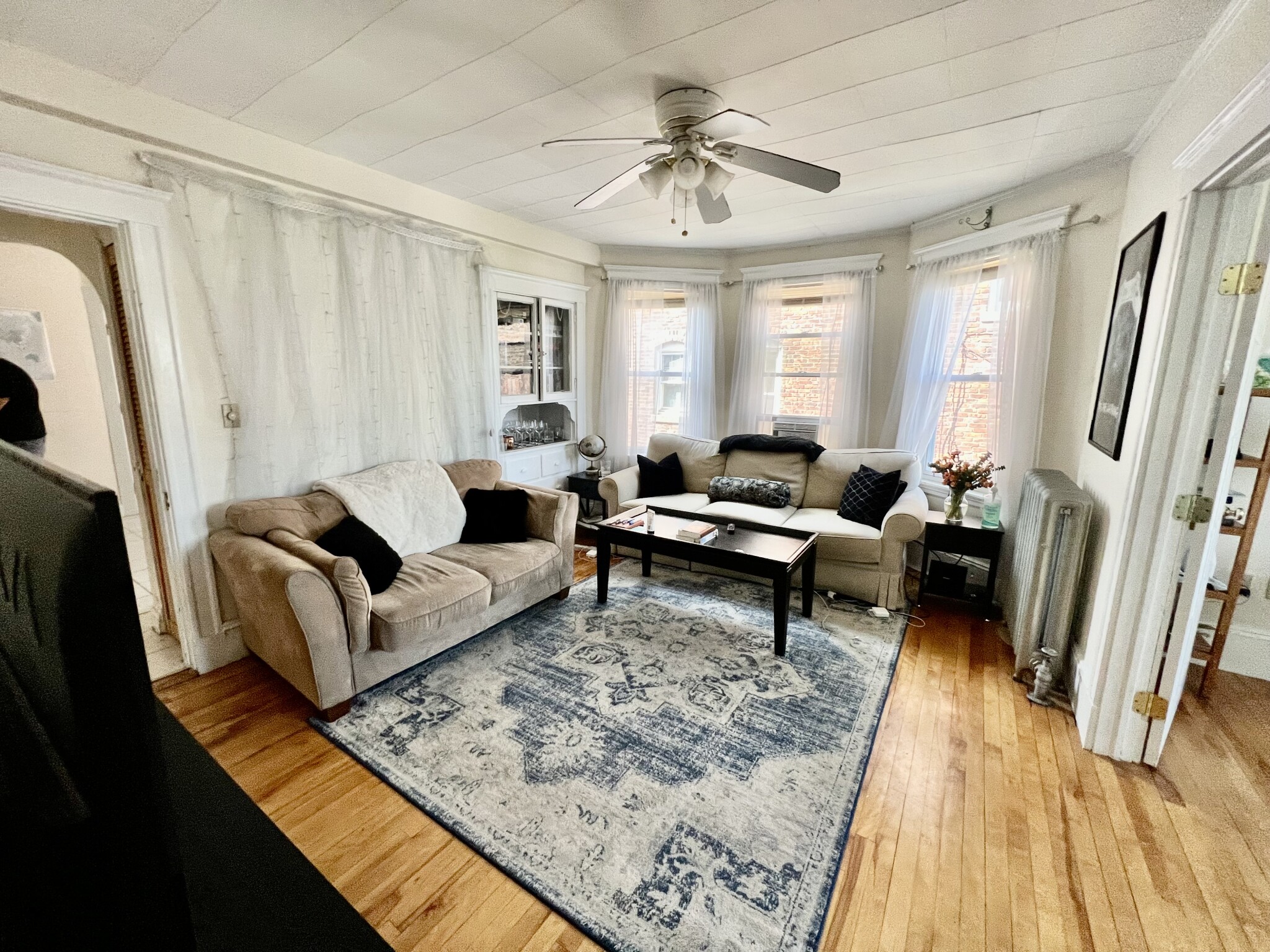 3 bed, 1 bath apartment for rent at 65 Craigie St Unit 2, Spring Hill — photo 1 of 11