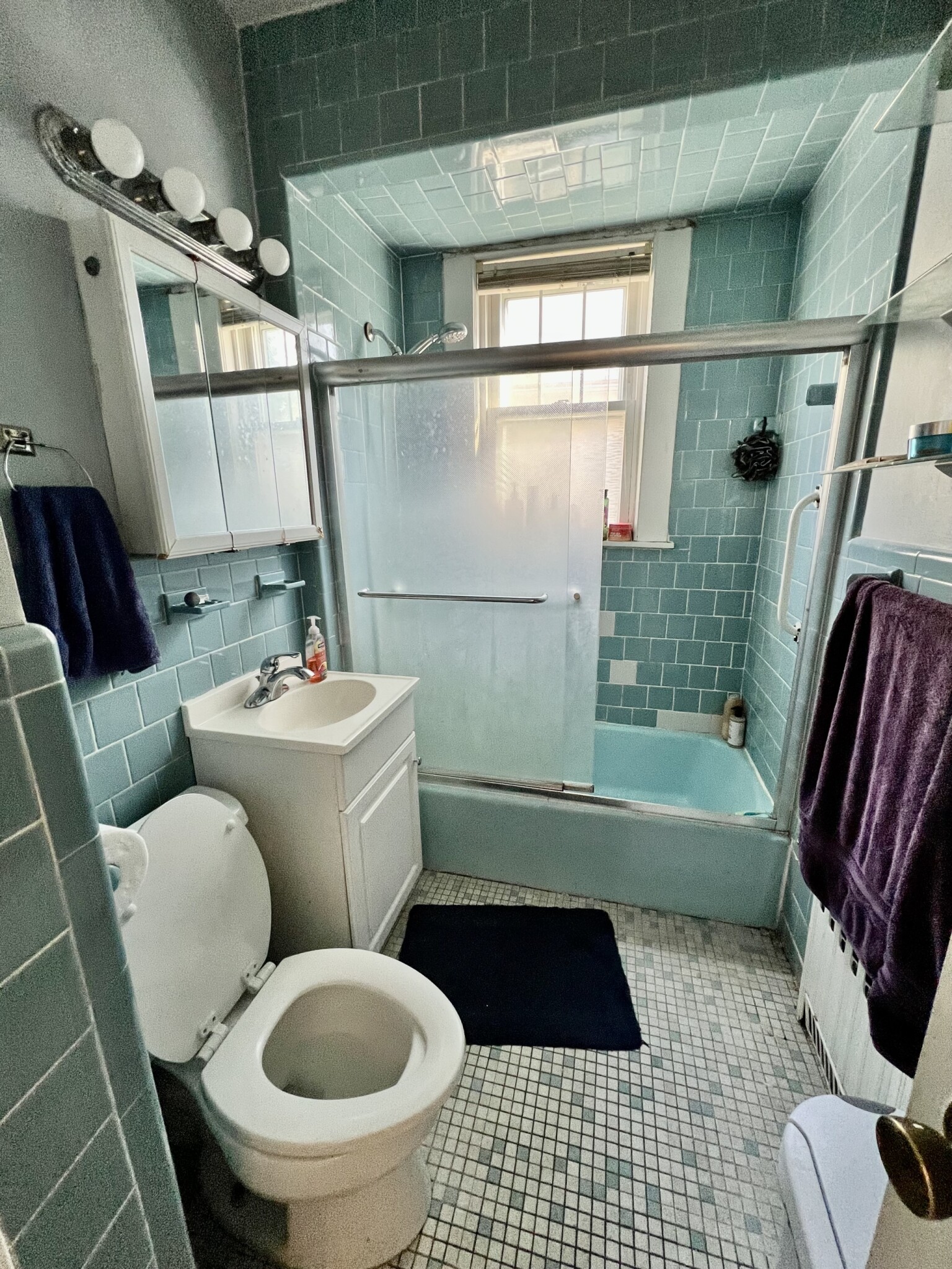 3 bed, 1 bath apartment for rent at 65 Craigie St Unit 2, Spring Hill — photo 8 of 11