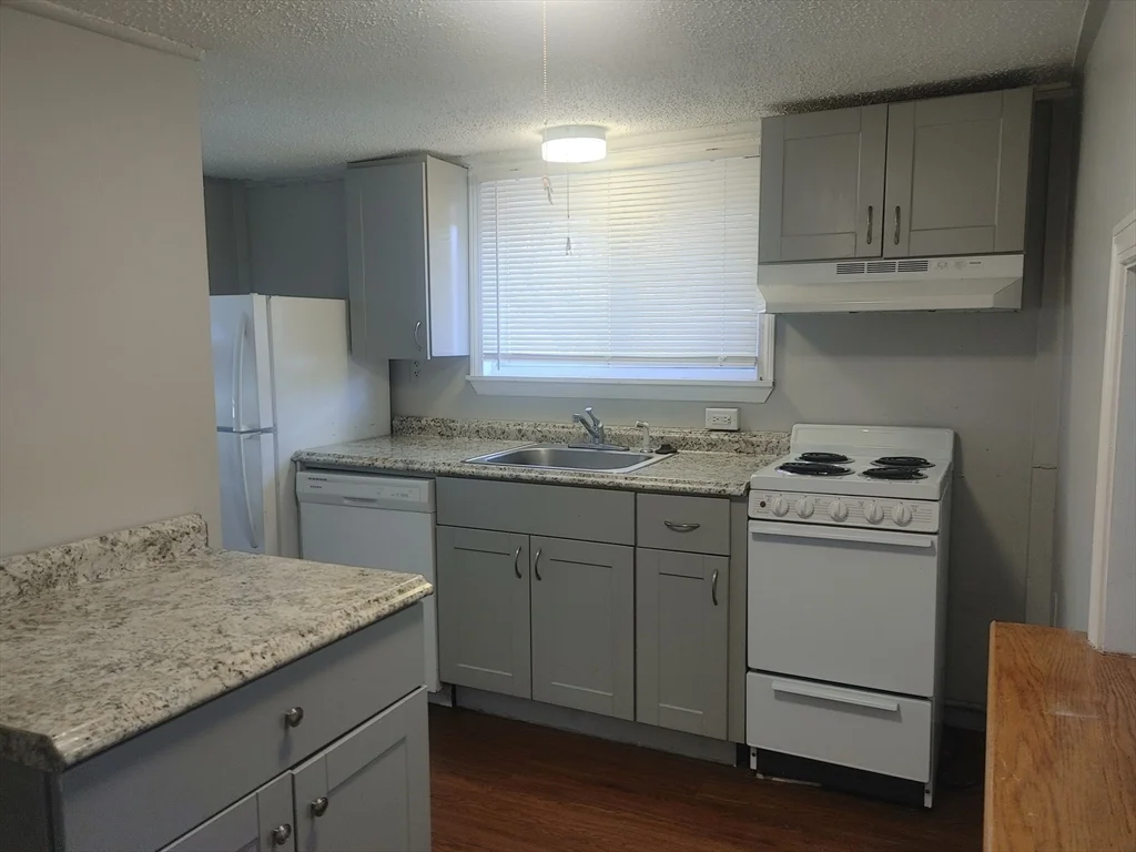1 bed, 1 bath apartment for rent at 65 Curve Unit 3, Millis — photo 3 of 20