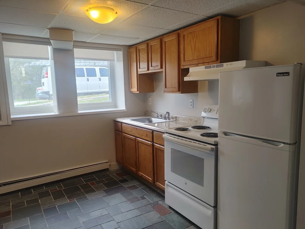 1 bed, 1 bath apartment for rent at 65 Curve Unit 7, Millis — photo 4 of 30