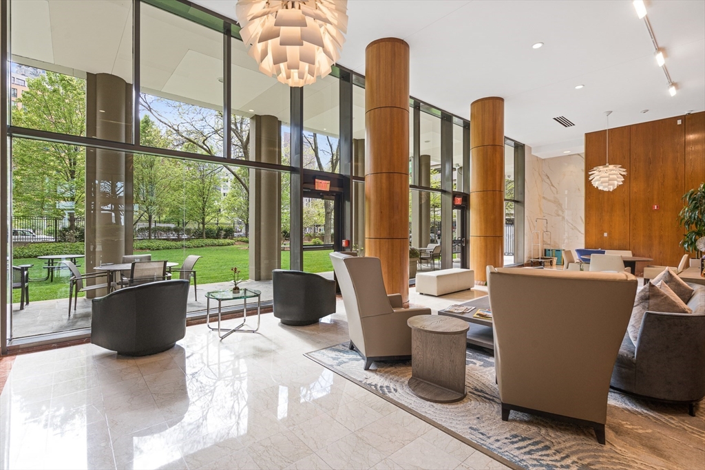 2 bed, 1 bath apartment for rent at 65 East India Row Unit 15G, Waterfront — photo 10 of 11