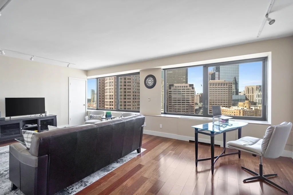 1 bed, 1 bath apartment for rent at 65 E India Row Unit 23H, Waterfront — photo 2 of 20