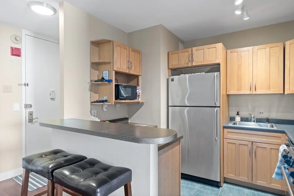 1 bed, 1 bath apartment for rent at 65 E India Row Unit 23H, Waterfront — photo 8 of 20