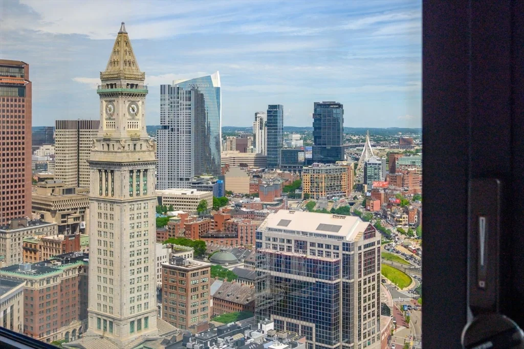 2 bed, 2 bath apartment for rent at 65 E India Row Unit 39C, Boston Downtown — photo 2 of 36